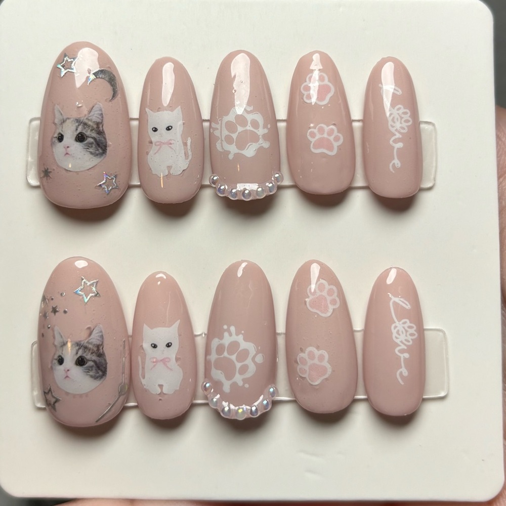 Kitten Press on nails